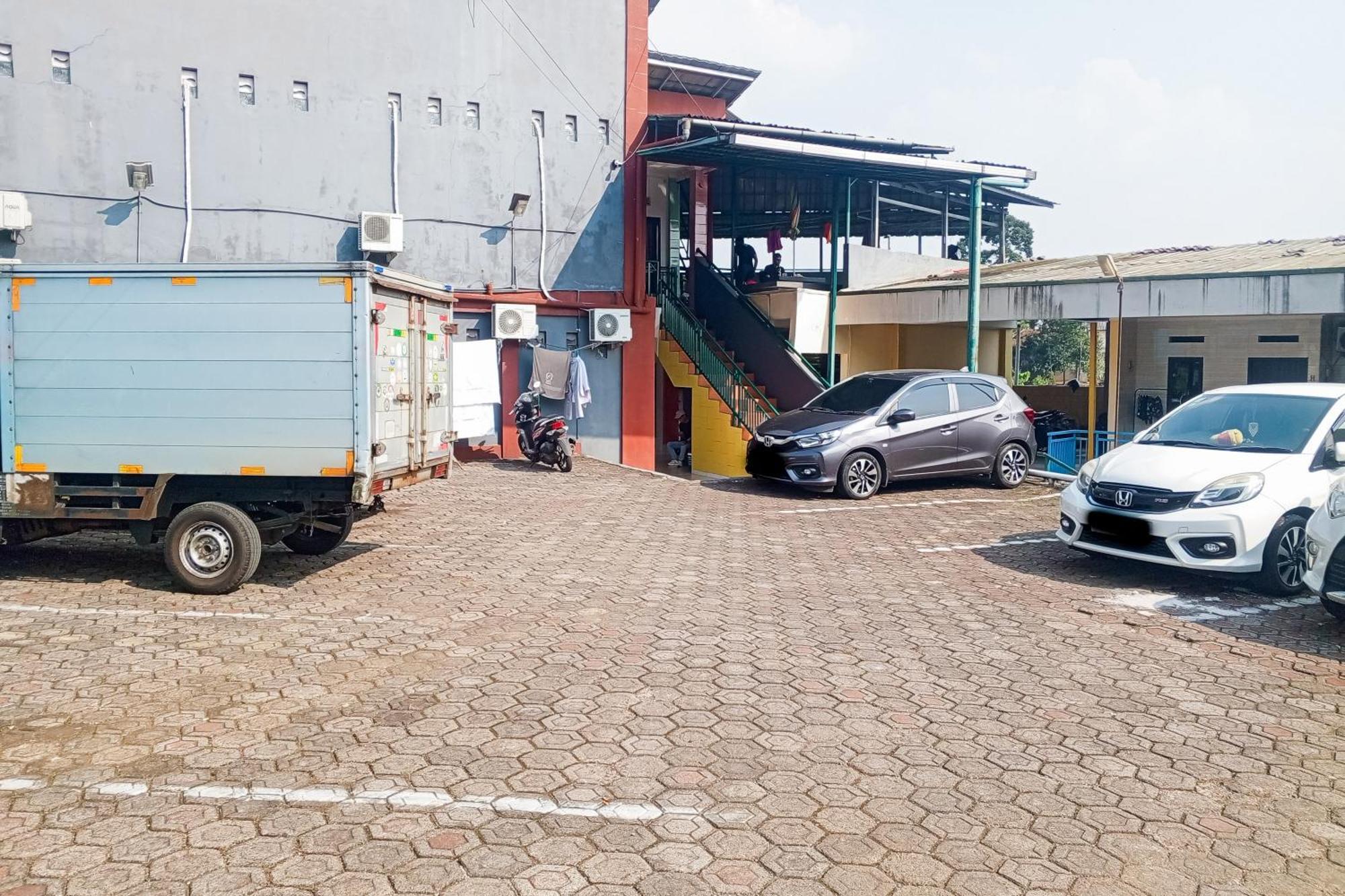 Malibu Syariah Bogor Redpartner Hotel Bagian luar foto